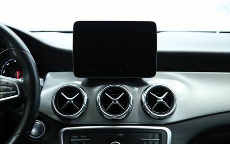 Mercedes-Benz GLA, 2017 год, 1 360 000 рублей, 14 фотография