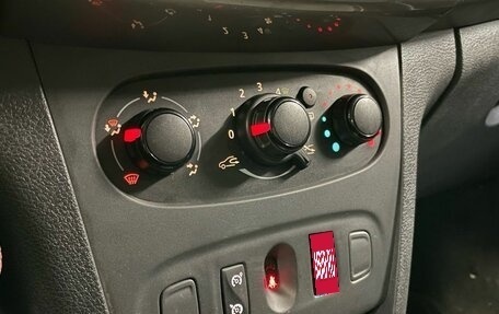 Renault Sandero II рестайлинг, 2018 год, 790 000 рублей, 17 фотография