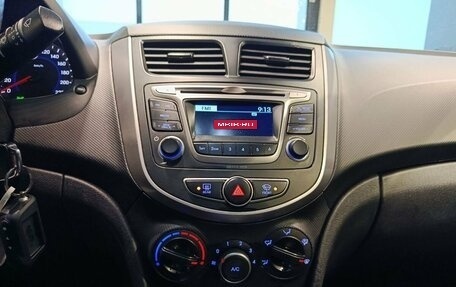 Hyundai Solaris II рестайлинг, 2015 год, 999 000 рублей, 11 фотография