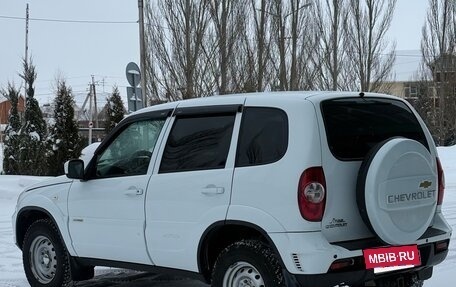 Chevrolet Niva I рестайлинг, 2018 год, 720 000 рублей, 5 фотография