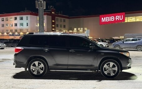 Toyota Highlander III, 2011 год, 1 900 000 рублей, 3 фотография