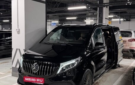 Mercedes-Benz V-Класс, 2019 год, 6 495 000 рублей, 2 фотография