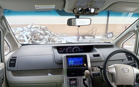 Toyota Noah III, 2009 год, 1 299 000 рублей, 3 фотография