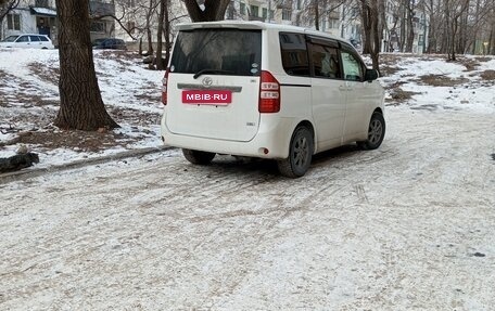 Toyota Noah III, 2009 год, 1 299 000 рублей, 2 фотография
