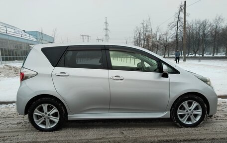 Toyota Ractis II, 2013 год, 900 000 рублей, 3 фотография