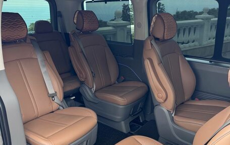 Hyundai Staria, 2022 год, 5 500 000 рублей, 15 фотография