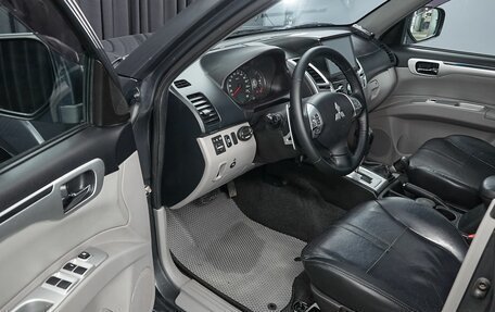 Mitsubishi Pajero Sport II рестайлинг, 2013 год, 1 827 000 рублей, 9 фотография