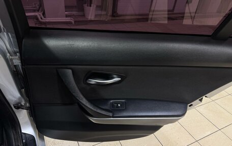 BMW 3 серия, 2005 год, 850 000 рублей, 17 фотография