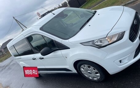 Ford Tourneo Connect II рестайлинг, 2020 год, 1 930 000 рублей, 7 фотография