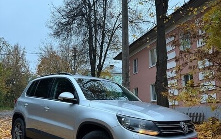 Volkswagen Tiguan I, 2011 год, 980 000 рублей, 2 фотография