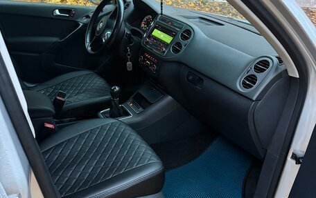 Volkswagen Tiguan I, 2011 год, 980 000 рублей, 10 фотография