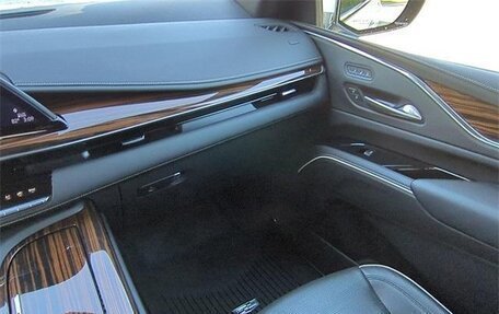 Cadillac Escalade V, 2024 год, 12 100 000 рублей, 16 фотография