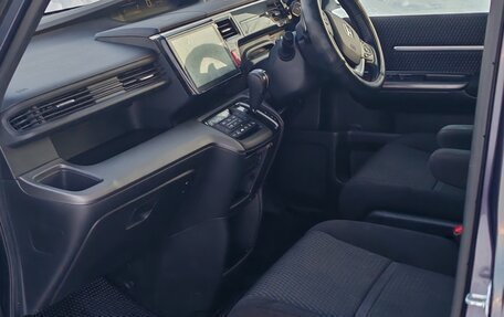 Honda Stepwgn IV, 2016 год, 1 930 000 рублей, 7 фотография