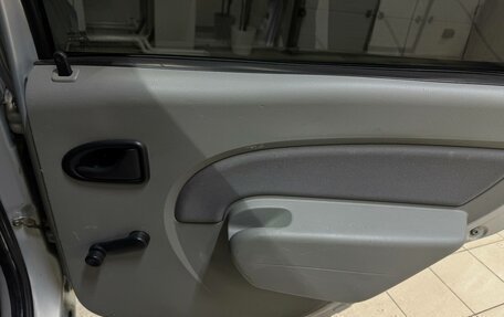 Renault Logan I, 2007 год, 340 000 рублей, 17 фотография