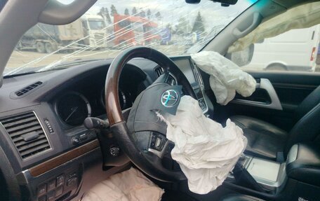 Toyota Land Cruiser 200, 2018 год, 4 675 000 рублей, 6 фотография