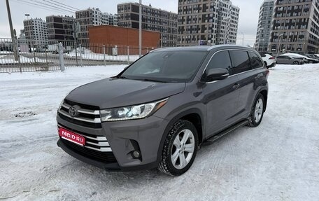 Toyota Highlander III, 2017 год, 3 000 000 рублей, 1 фотография
