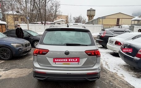 Volkswagen Tiguan II, 2021 год, 2 530 000 рублей, 13 фотография