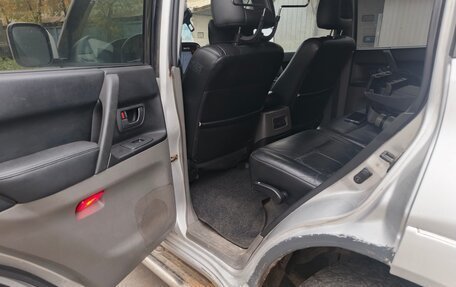 Mitsubishi Pajero III рестайлинг, 2002 год, 799 999 рублей, 10 фотография