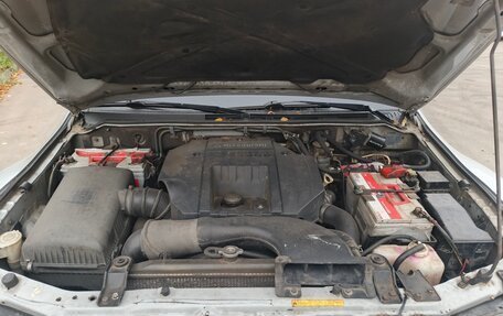 Mitsubishi Pajero III рестайлинг, 2002 год, 799 999 рублей, 14 фотография