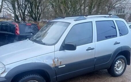 Chevrolet Niva I рестайлинг, 2011 год, 300 000 рублей, 3 фотография