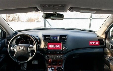 Toyota Highlander III, 2010 год, 1 950 000 рублей, 18 фотография