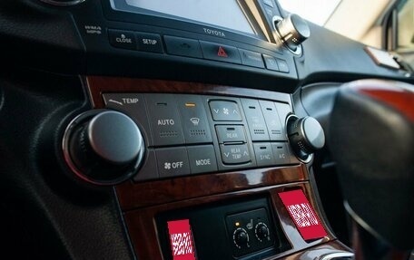 Toyota Highlander III, 2010 год, 1 950 000 рублей, 26 фотография