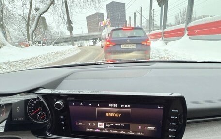 KIA K5, 2022 год, 3 300 000 рублей, 24 фотография