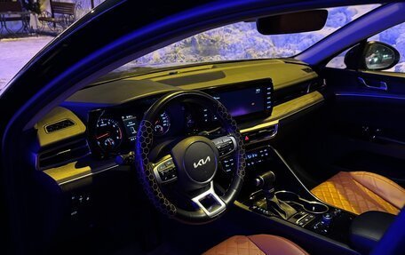 KIA K5, 2022 год, 3 300 000 рублей, 30 фотография