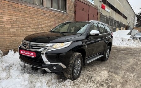 Mitsubishi Pajero Sport III рестайлинг, 2019 год, 3 500 000 рублей, 3 фотография
