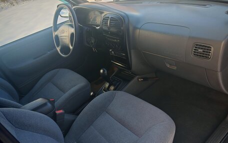 KIA Sportage IV рестайлинг, 2003 год, 470 000 рублей, 10 фотография