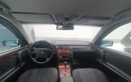 Mercedes-Benz E-Класс, 1999 год, 500 000 рублей, 5 фотография