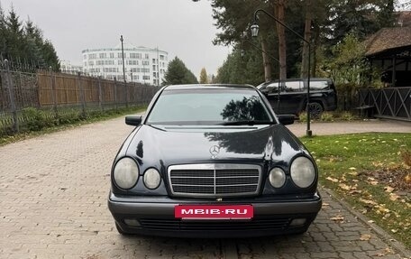 Mercedes-Benz E-Класс, 1999 год, 500 000 рублей, 2 фотография