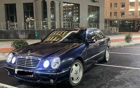 Mercedes-Benz E-Класс, 2000 год, 590 000 рублей, 5 фотография