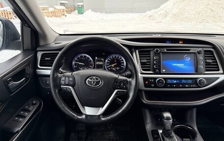 Toyota Highlander III, 2017 год, 3 000 000 рублей, 12 фотография