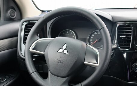 Mitsubishi Outlander III рестайлинг 3, 2013 год, 1 480 000 рублей, 10 фотография
