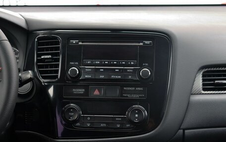 Mitsubishi Outlander III рестайлинг 3, 2013 год, 1 480 000 рублей, 11 фотография