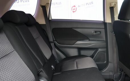 Mitsubishi Outlander III рестайлинг 3, 2013 год, 1 480 000 рублей, 13 фотография