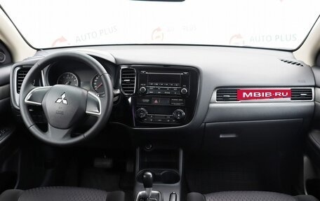 Mitsubishi Outlander III рестайлинг 3, 2013 год, 1 480 000 рублей, 8 фотография