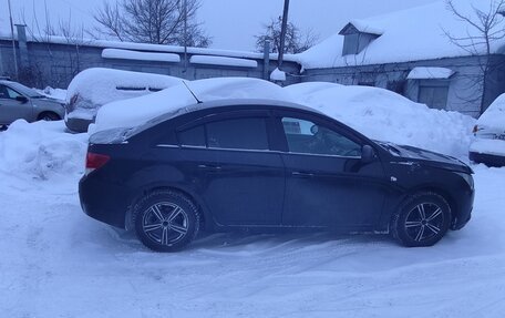 Chevrolet Cruze II, 2009 год, 750 000 рублей, 3 фотография