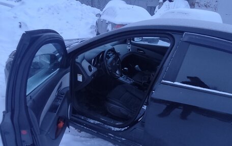 Chevrolet Cruze II, 2009 год, 750 000 рублей, 4 фотография