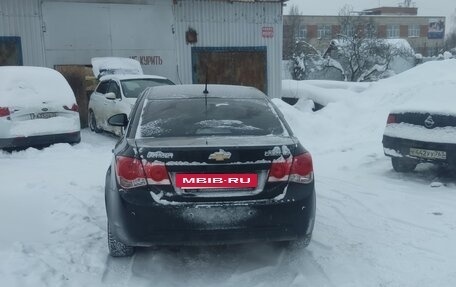 Chevrolet Cruze II, 2009 год, 750 000 рублей, 2 фотография
