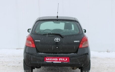 Toyota Yaris III рестайлинг, 2007 год, 423 000 рублей, 7 фотография