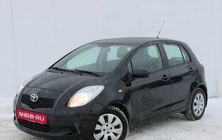Toyota Yaris III рестайлинг, 2007 год, 423 000 рублей, 2 фотография