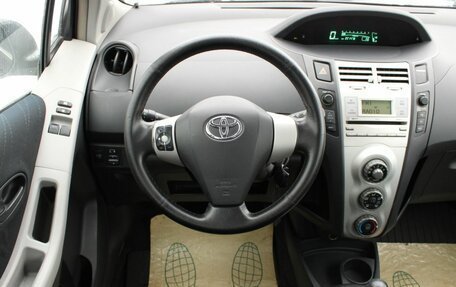 Toyota Yaris III рестайлинг, 2007 год, 423 000 рублей, 15 фотография