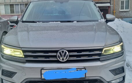 Volkswagen Tiguan II, 2017 год, 2 400 000 рублей, 1 фотография