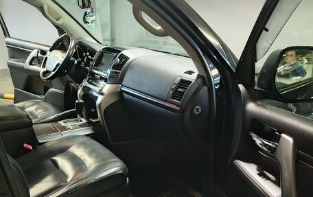 Toyota Land Cruiser 200, 2013 год, 2 950 000 рублей, 6 фотография