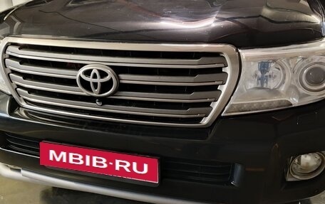 Toyota Land Cruiser 200, 2013 год, 2 950 000 рублей, 21 фотография