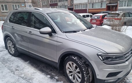 Volkswagen Tiguan II, 2017 год, 2 400 000 рублей, 2 фотография