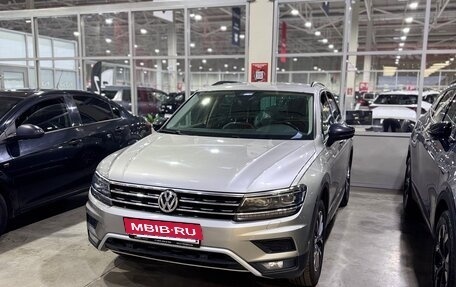 Volkswagen Tiguan II, 2019 год, 2 450 000 рублей, 2 фотография