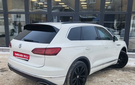 Volkswagen Touareg III, 2019 год, 4 700 000 рублей, 4 фотография